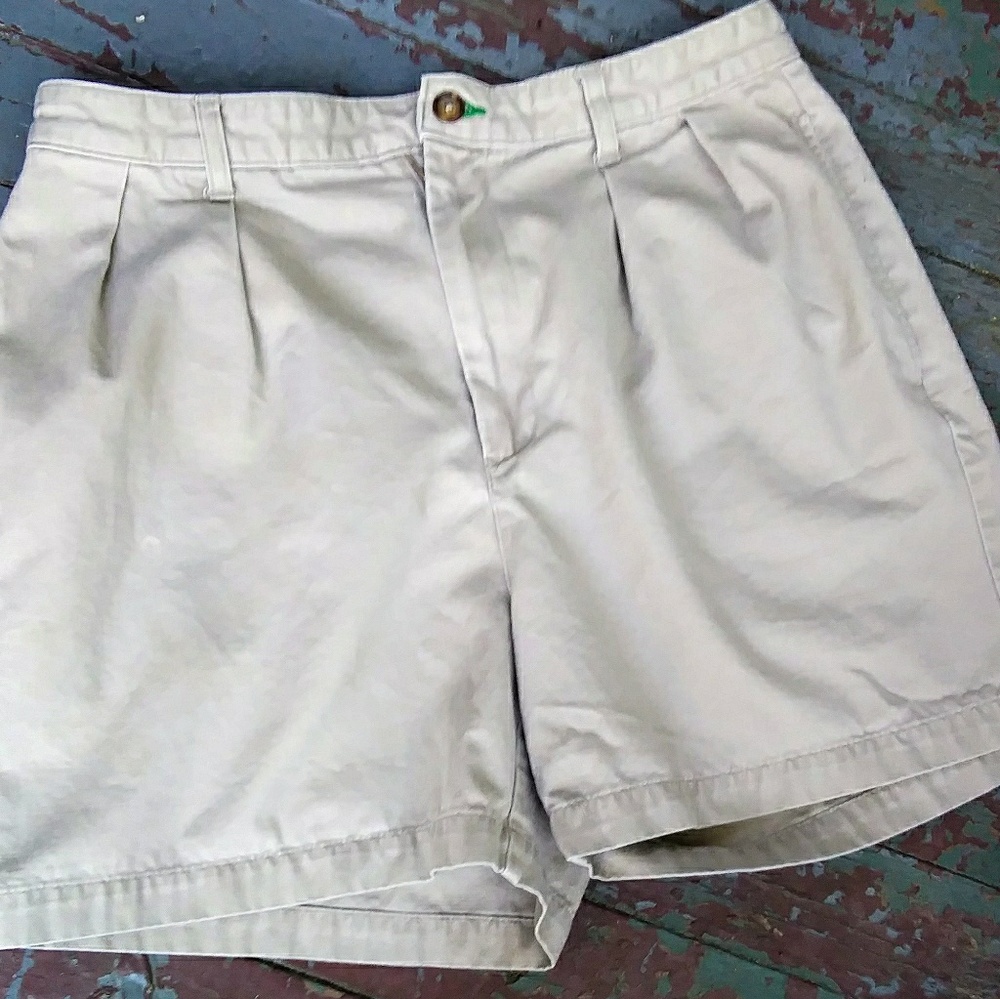Khaki Tommy Hilfiger Shorts Size 34  Men's
